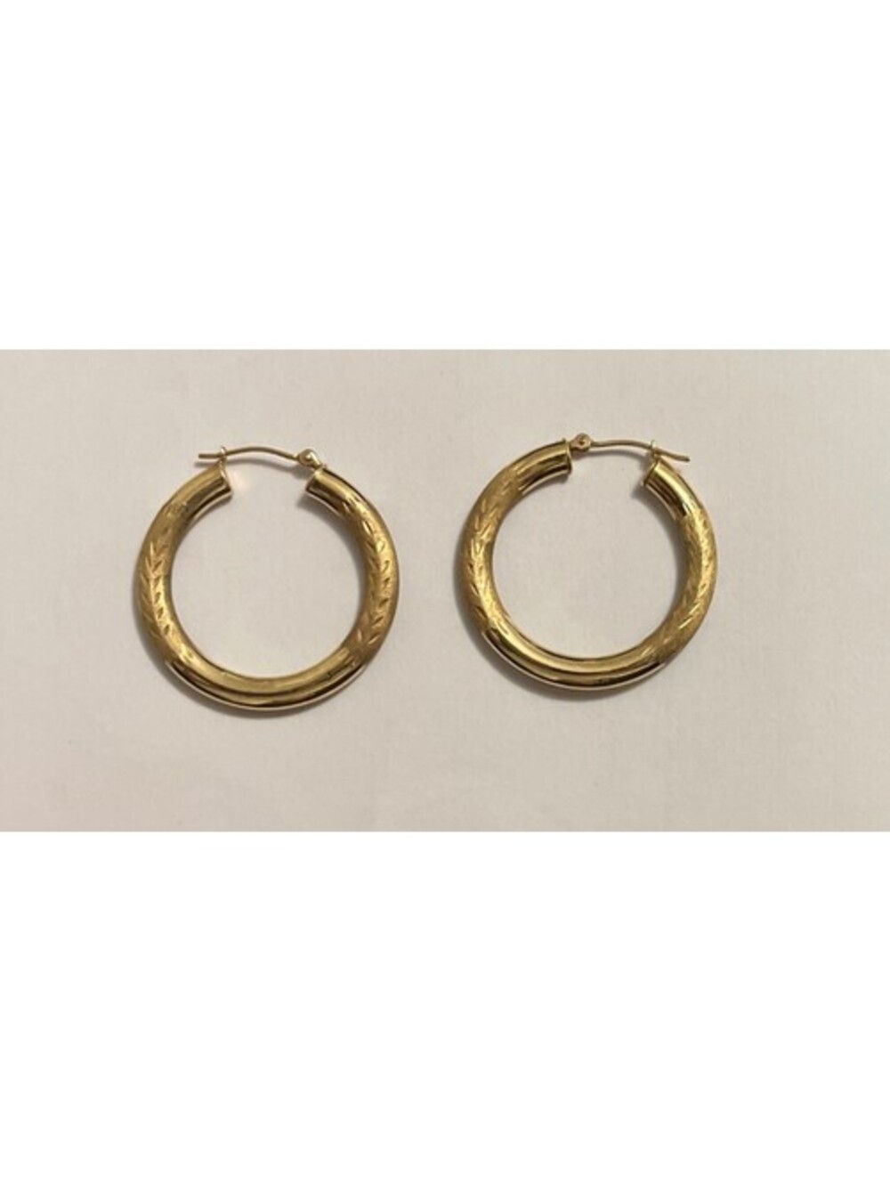 10K AU Engraved Womens Delicate Gold Hollow Chunky Hoop Earrings! M387